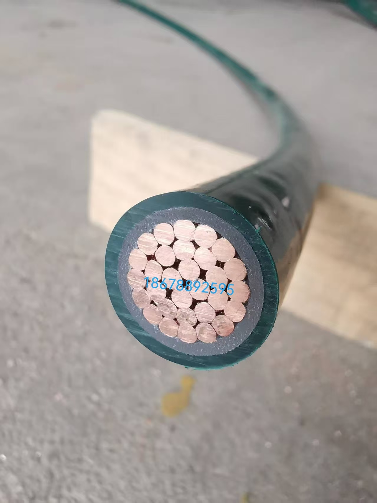 绿灯行电缆.jpg 绿灯行电缆.jpg